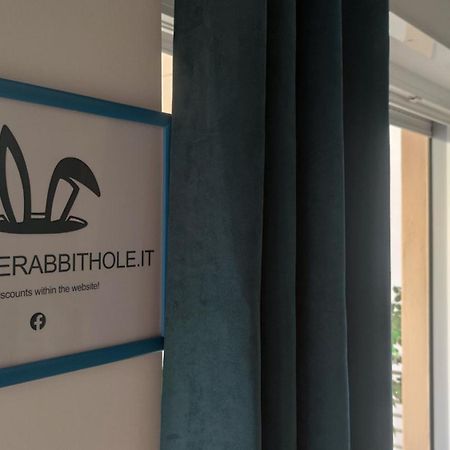 The Rabbit Hole Apartment Рим Екстериор снимка